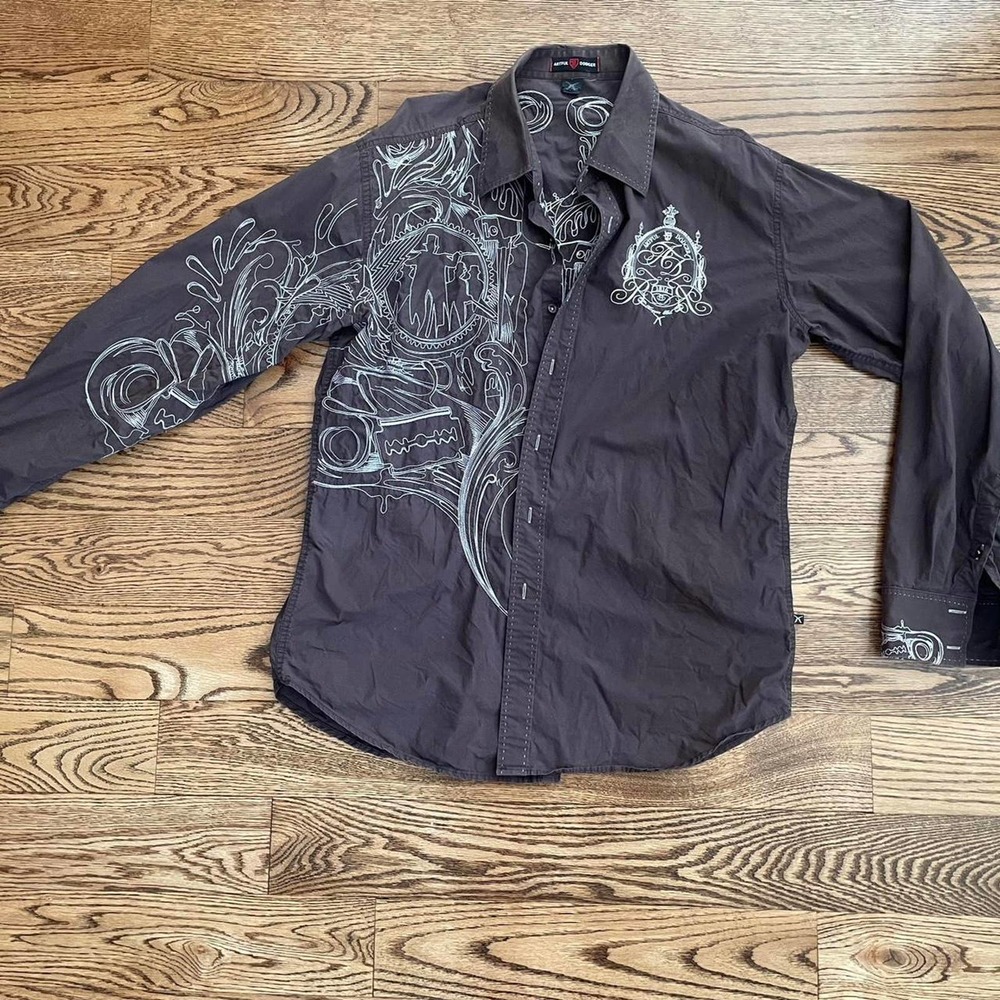 90s Streetwear Vibes - Vintage Embroidered Brown Long Sleeve Shirt